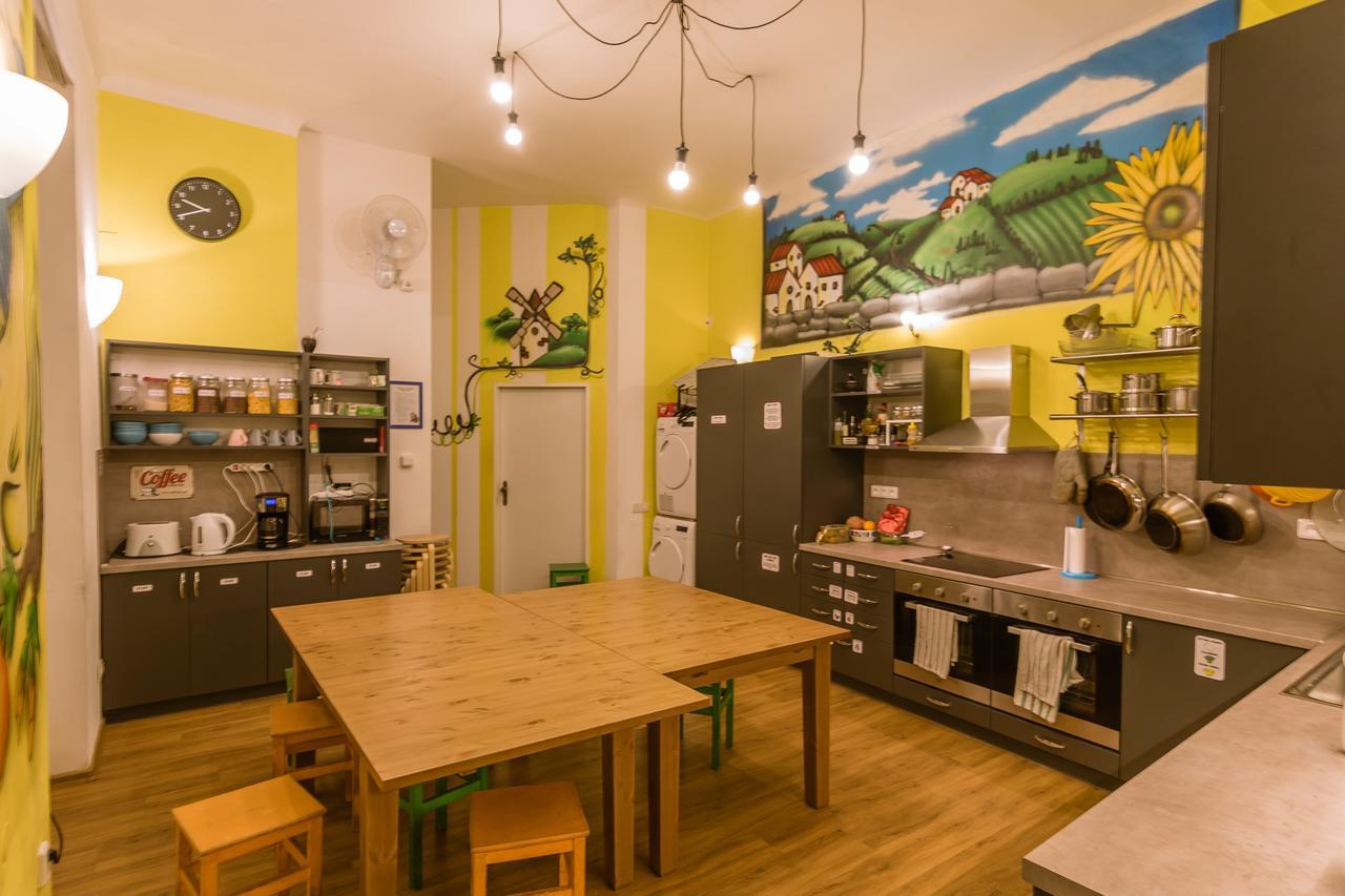 Hostel The Madhouse Praha Exteriér fotografie