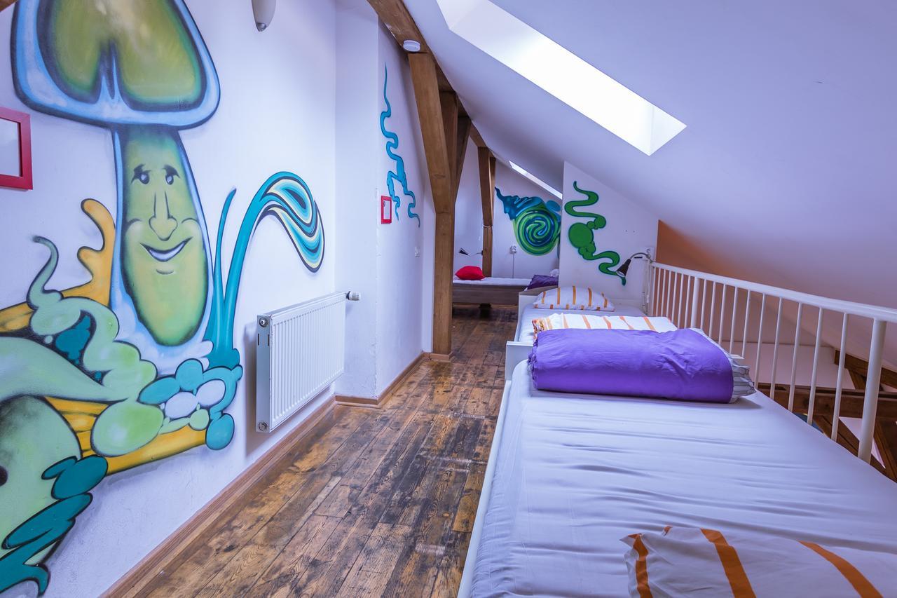Hostel The Madhouse Praha Exteriér fotografie